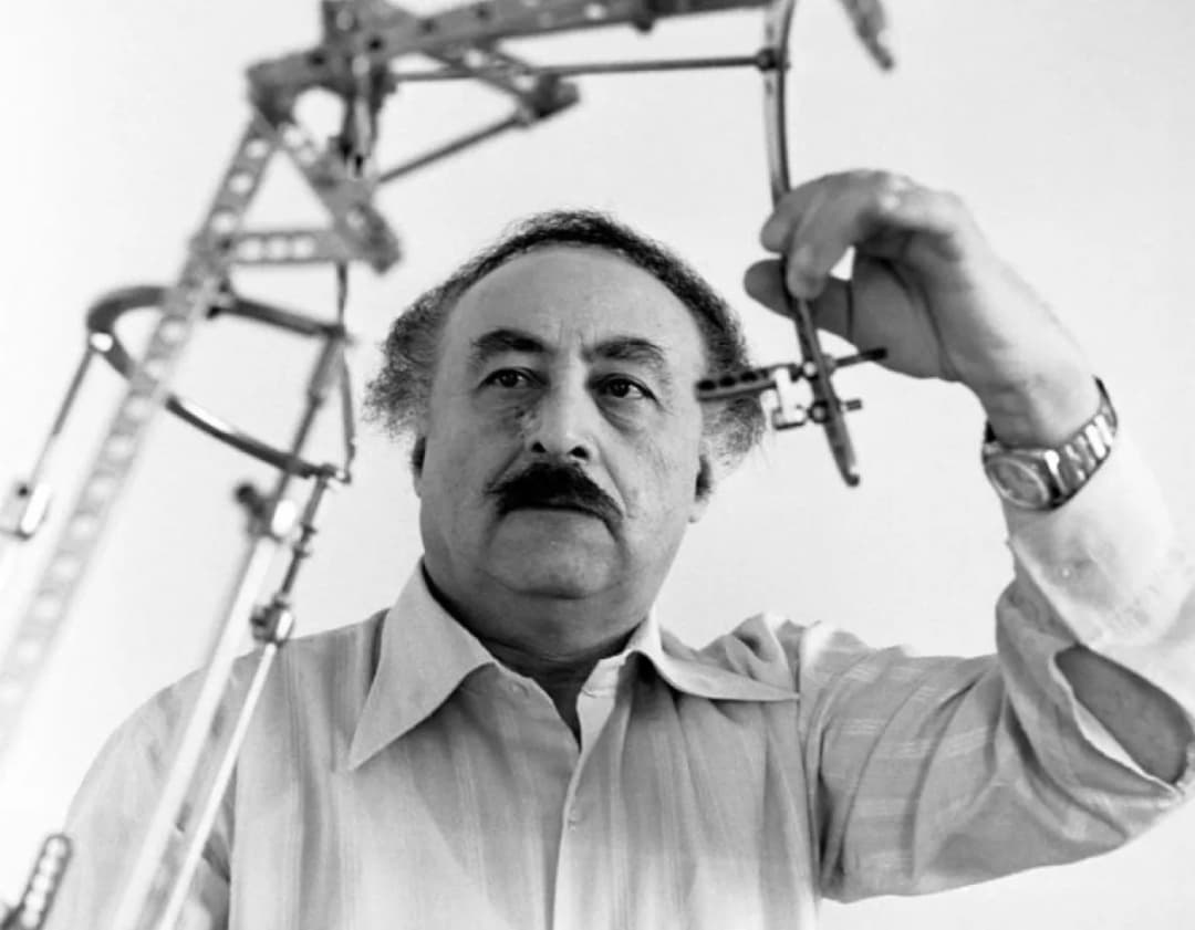 Gavriil Ilizarov with apparatus